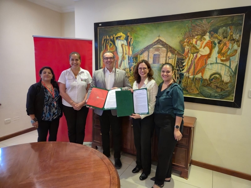 ProMujer firma convenio de cooperación con la Gobernación de Santa Cruz ProMujer firma convenio de cooperación con la Gobernación de Santa Cruz