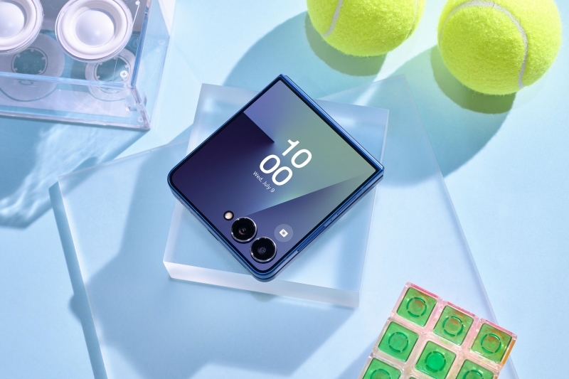 Potente dispositivo de bolsillo con IA y una nueva pantalla FlexWindow Potente dispositivo de bolsillo con IA y una nueva pantalla FlexWindow