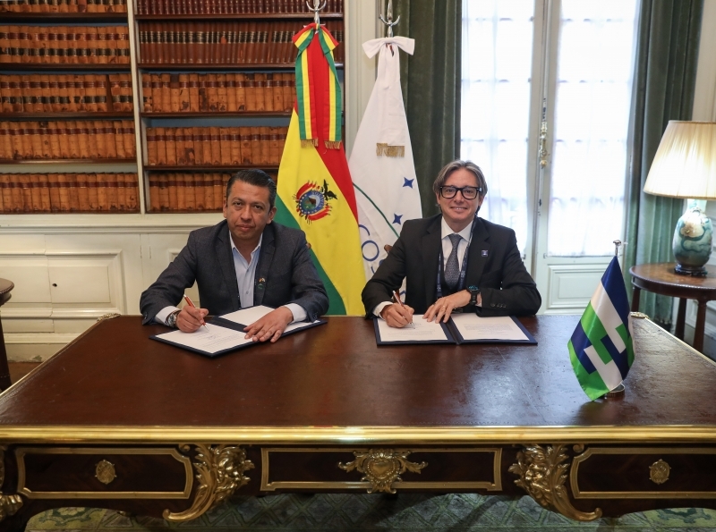 CAF firmó acuerdo de cooperación con Bolivia para integración al MERCOSUR CAF firmó acuerdo de cooperación con Bolivia para integración al MERCOSUR